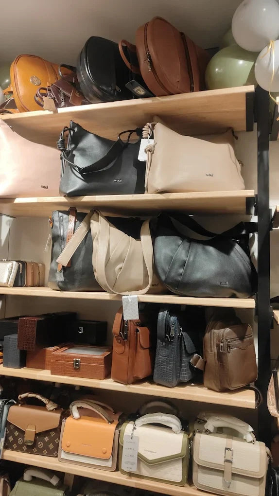 genuine leather shop  leather buying guide  how to buy leather bags  leather quality check  Dharavi leather market  Mumbai leather shop